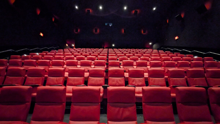 https://salarnews.in/public/uploads/images/newsimages/maannewsimage13092025_005903_Movie theatres.png